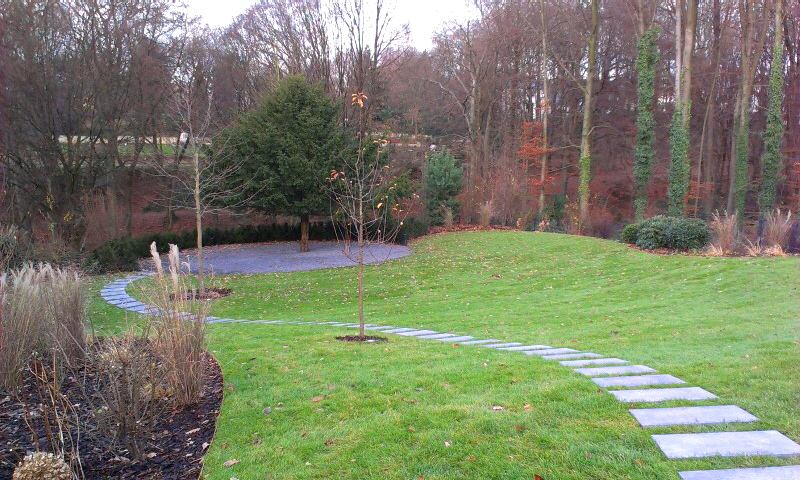 aktuelles 2013.12 - Verlegung Fertigrasen Hausgarten im November
